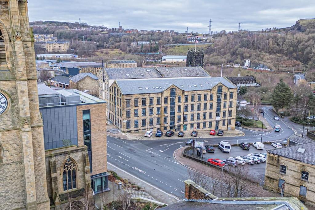 Chic Mill Conversion Beside Piece Hall & Eureka! 할리팩스 외부 사진